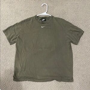 Nike Green Short Sleeve Tee Casual Comfort